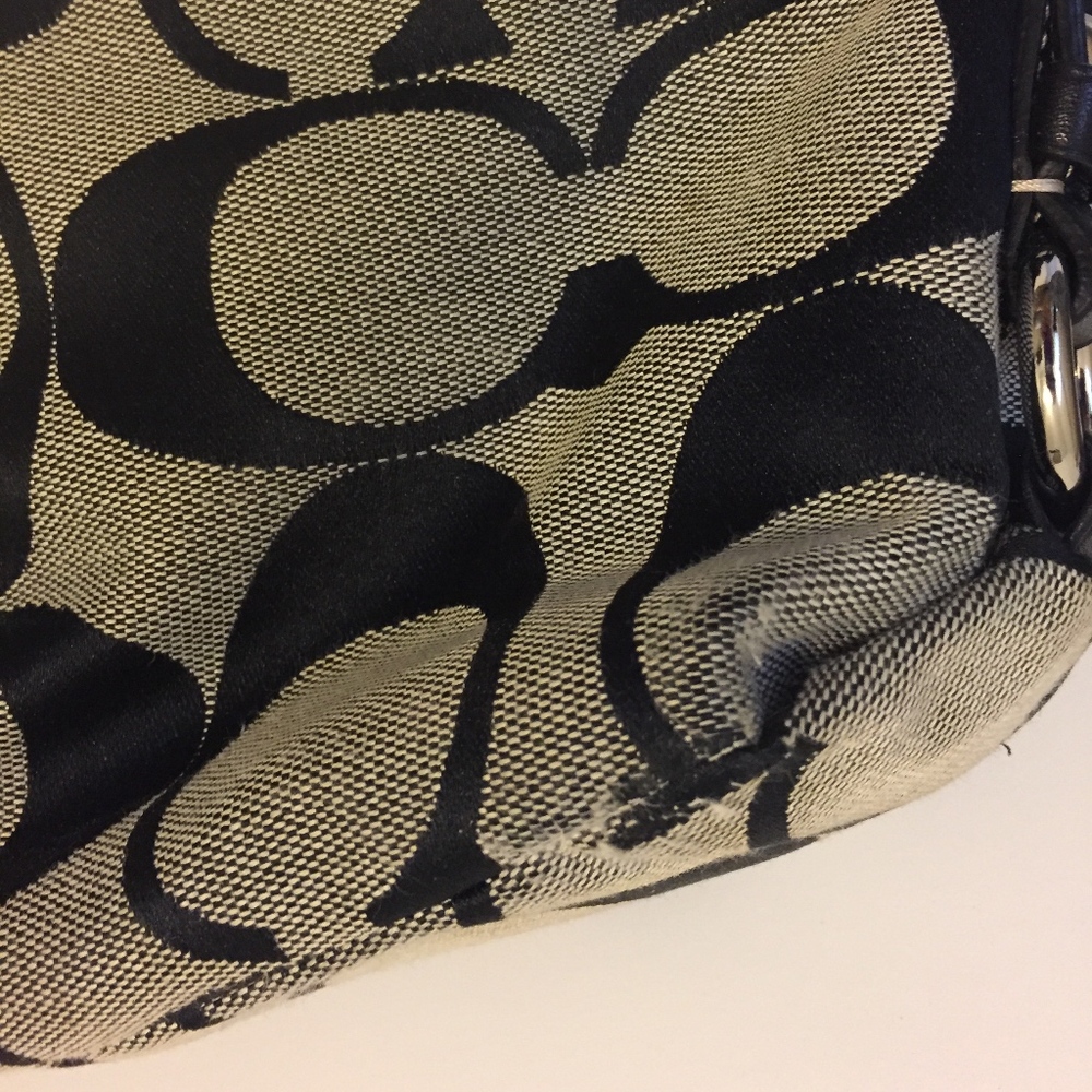 Coach Classic Black Logo Purse - Picture 4 of 5